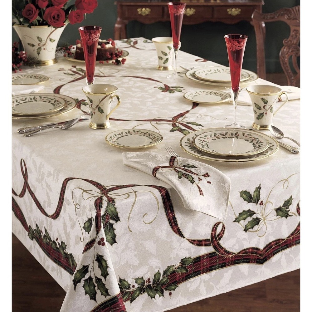 Lenox Holiday Nouveau Tablecloth 56" x 82" 4 Napkins 19" x 20"